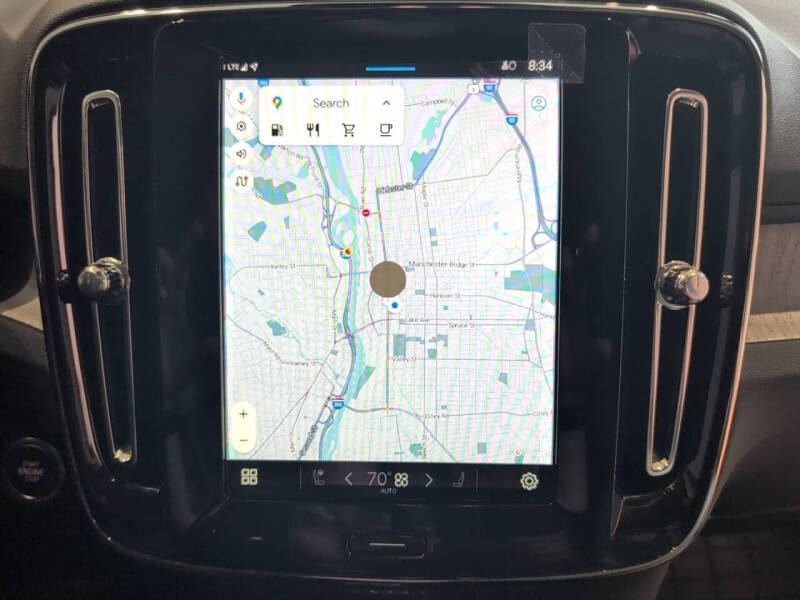 2025 Volvo XC40 B5 Plus Dark Theme