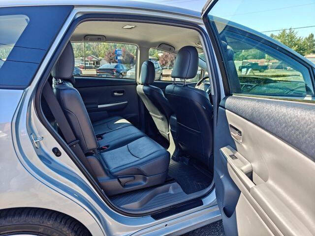 2013 Toyota Prius v Five