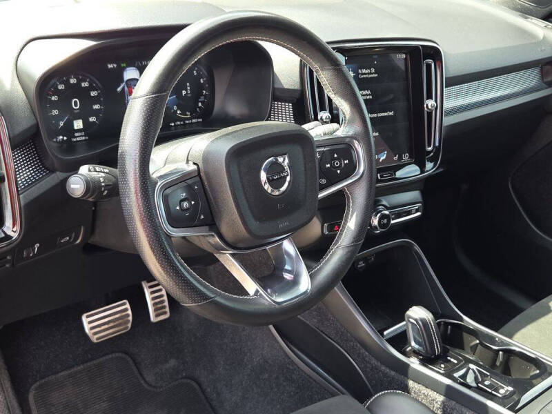 2021 Volvo XC40 T5 R-Design