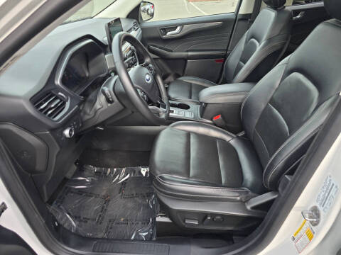 2022 Ford Escape Titanium