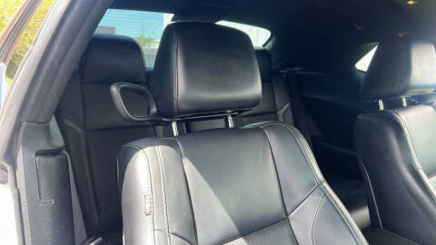 2015 Dodge Challenger SXT Plus