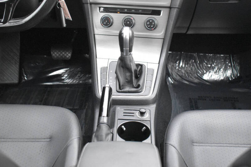 2015 Volkswagen Golf TSI S