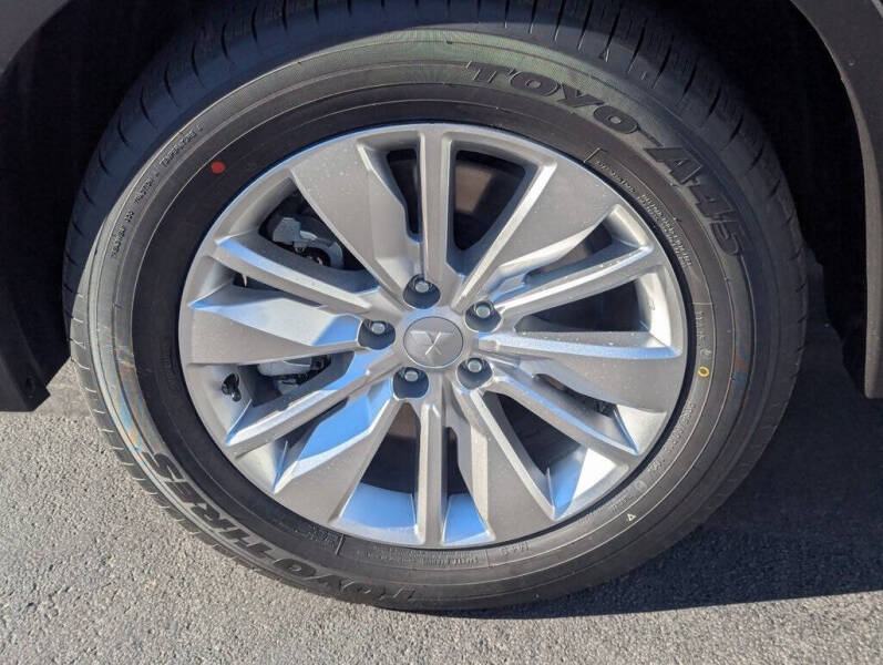 2026 Mitsubishi Outlander ES