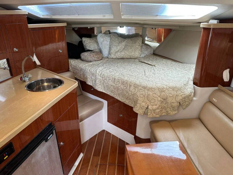 2011 Regal 35 Express Cruiser