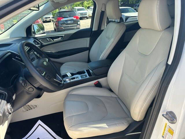 2022 Ford Edge Titanium