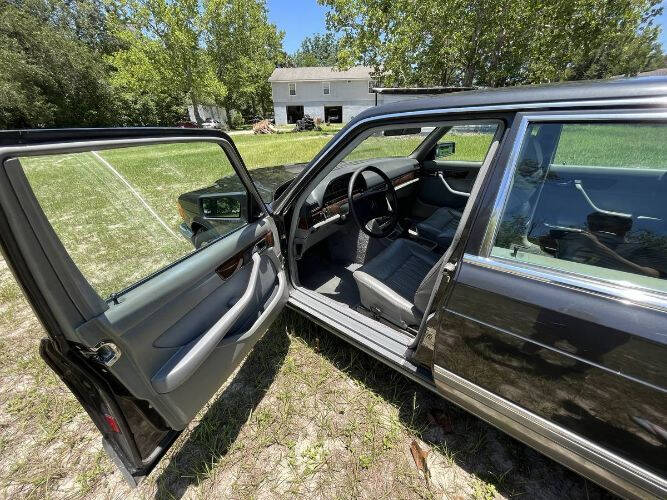 1986 Mercedes-Benz 300-Class 300 E