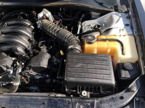 2005 Dodge Magnum SE