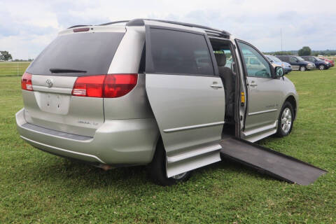 2004 Toyota Sienna LE 7 Passenger