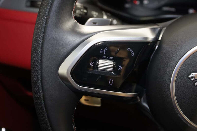 2024 Jaguar F-PACE SVR