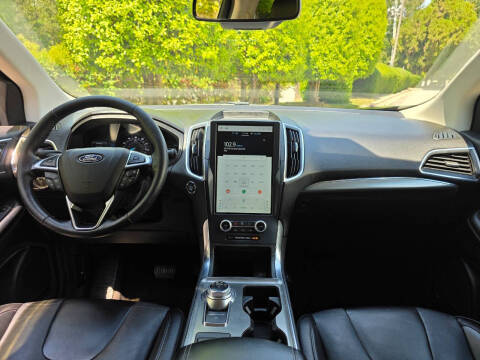2022 Ford Edge Titanium