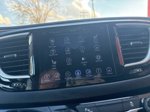 2017 Chrysler Pacifica Touring-L