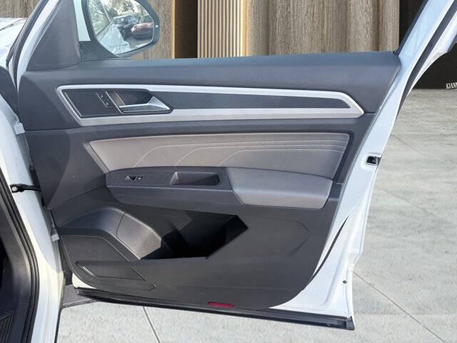 2021 Volkswagen Atlas Cross Sport V6 SE R-Line