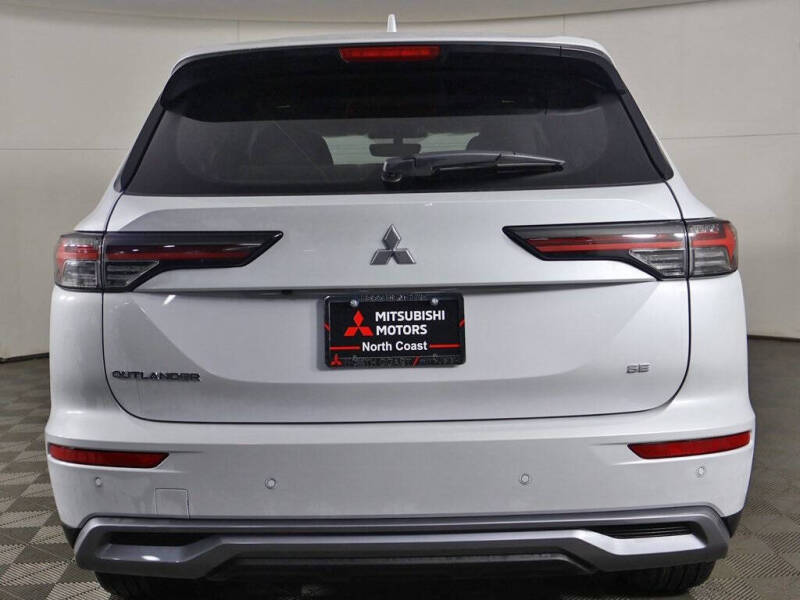 2026 Mitsubishi Outlander SE