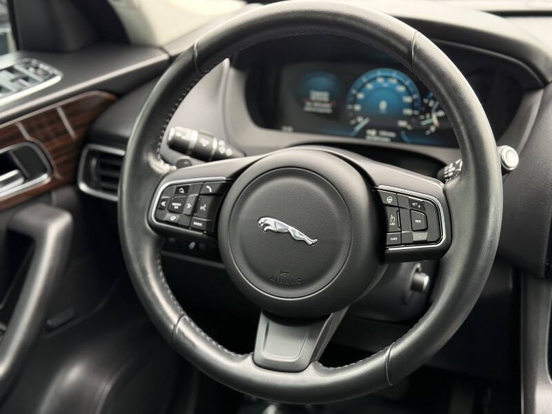 2017 Jaguar F-PACE 35t Prestige