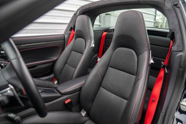 2018 Porsche 911 12