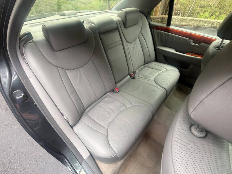 2004 Lexus LS 430