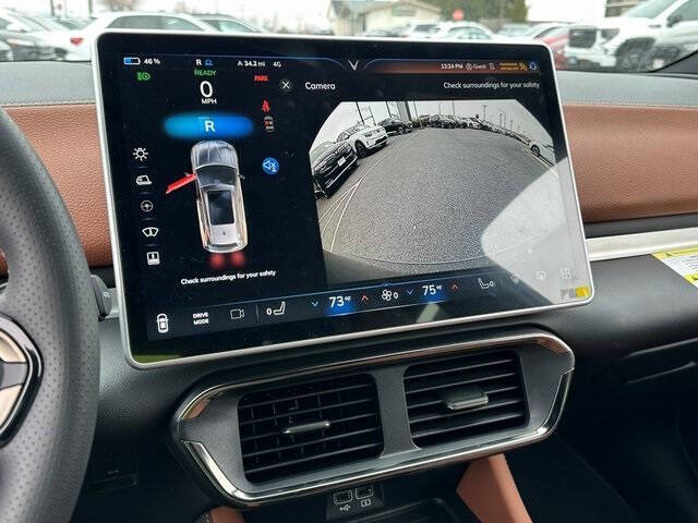 2025 VinFast VF8 Plus