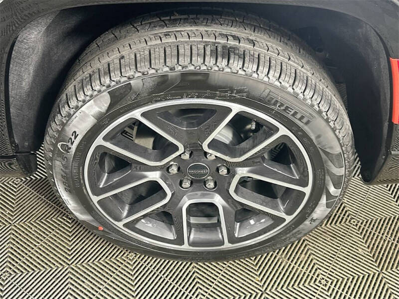 2025 Jeep Wagoneer L Series III