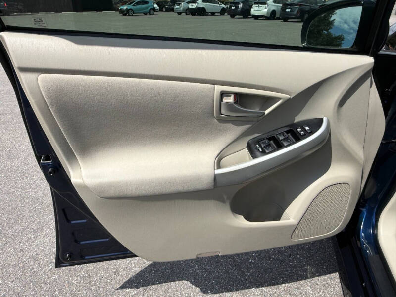 2014 Toyota Prius Two