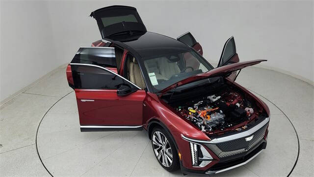 2025 Cadillac LYRIQ Luxury 3