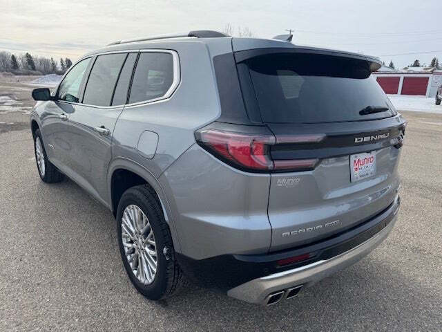 2024 GMC Acadia Denali