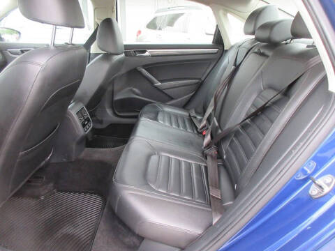 2017 Volkswagen Passat 1.8T SEL Premium