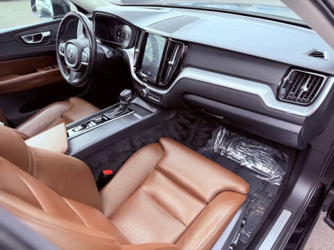 2019 Volvo XC60 T5 Momentum