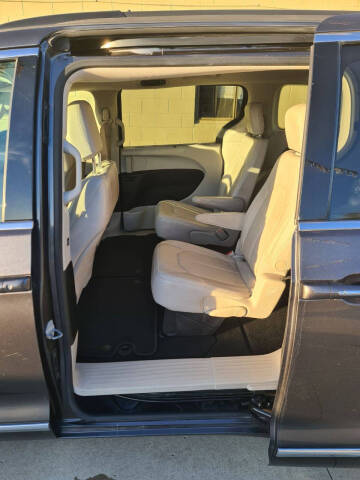 2017 Chrysler Pacifica Touring-L