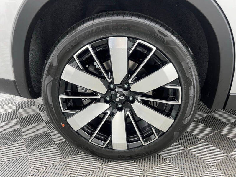 2026 Mitsubishi Outlander SE