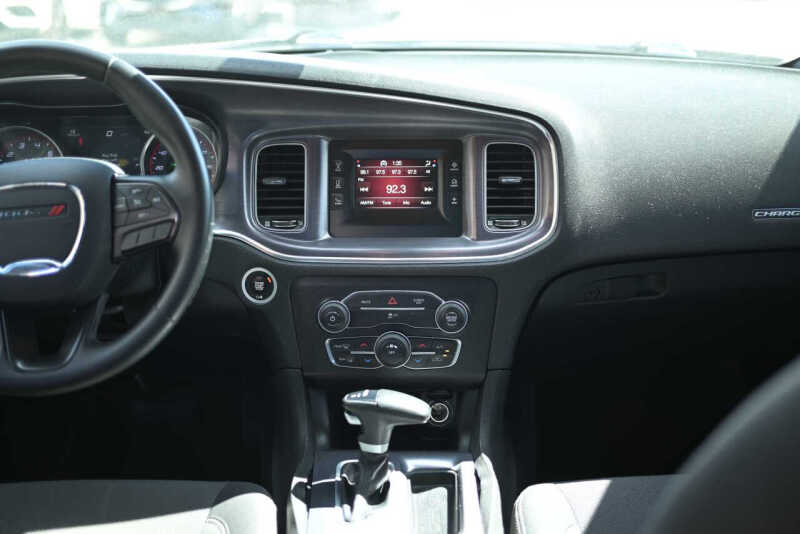 2017 Dodge Charger SE