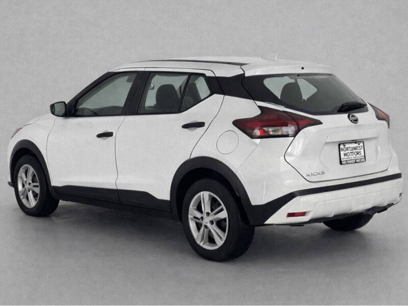 2022 Nissan Kicks S