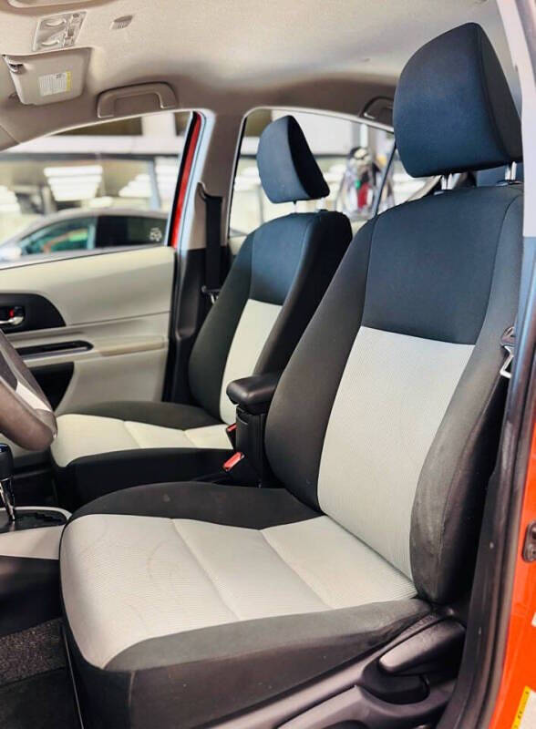 2012 Toyota Prius c Three