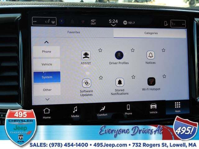 2026 Chrysler Pacifica Select