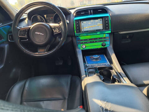 2018 Jaguar F-PACE 25t Premium