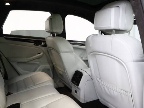 2020 Porsche Macan Turbo