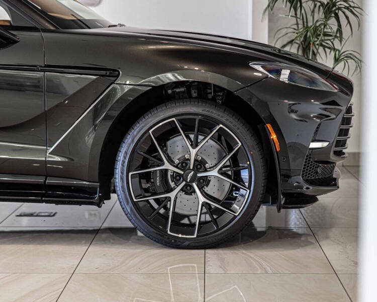 2026 Aston Martin DBX 707