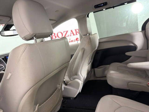 2017 Chrysler Pacifica Touring-L