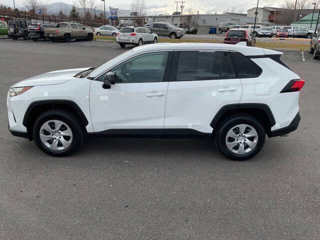 2023 Toyota RAV4 LE