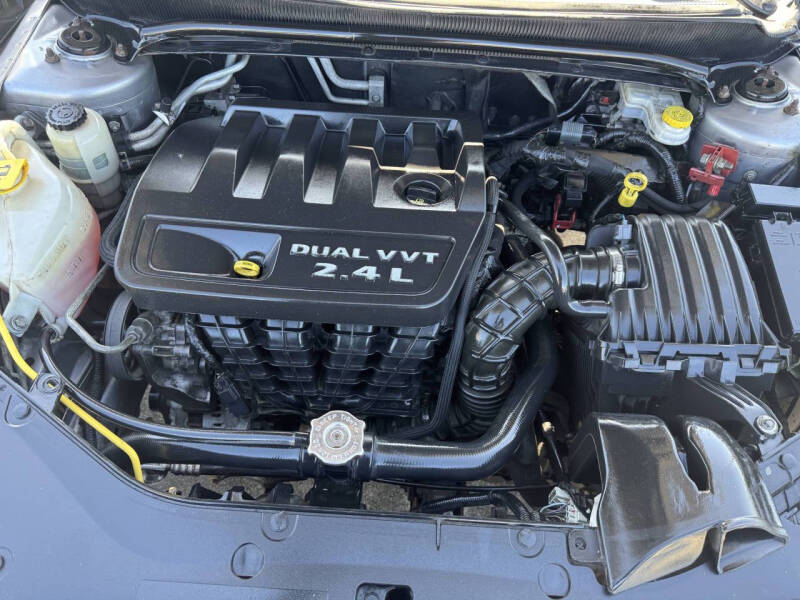 2013 Dodge Avenger SE