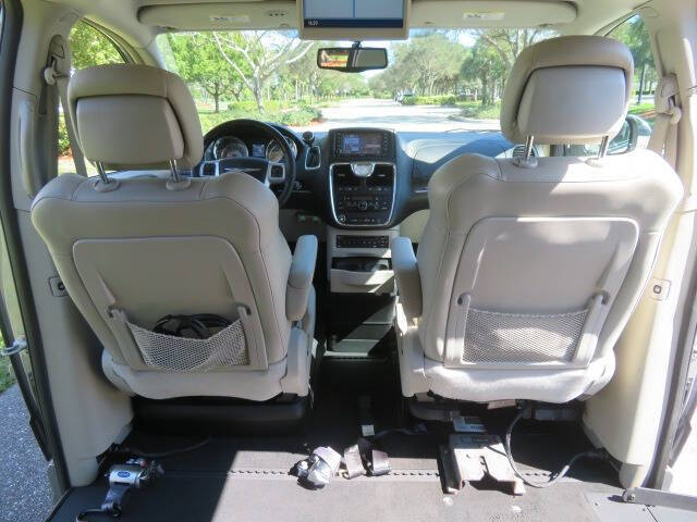 2013 Chrysler Town and Country Limited