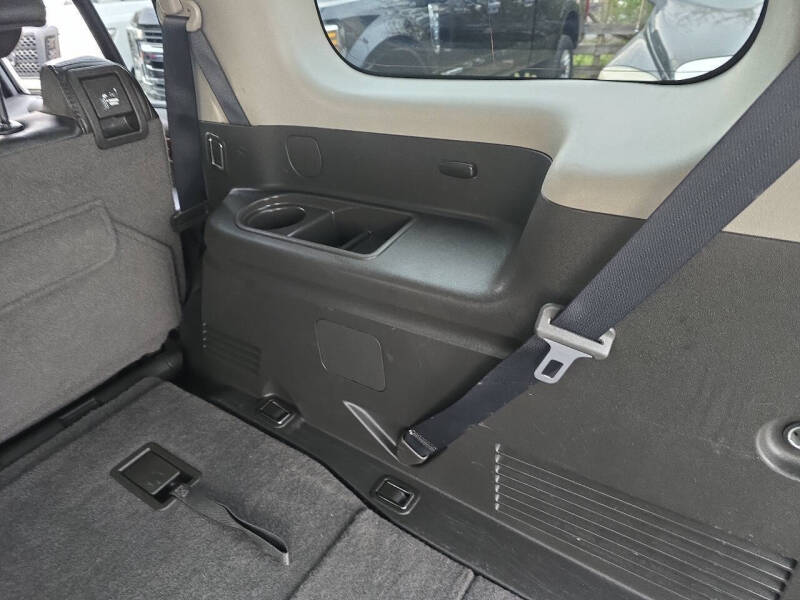 2011 Nissan Pathfinder LE