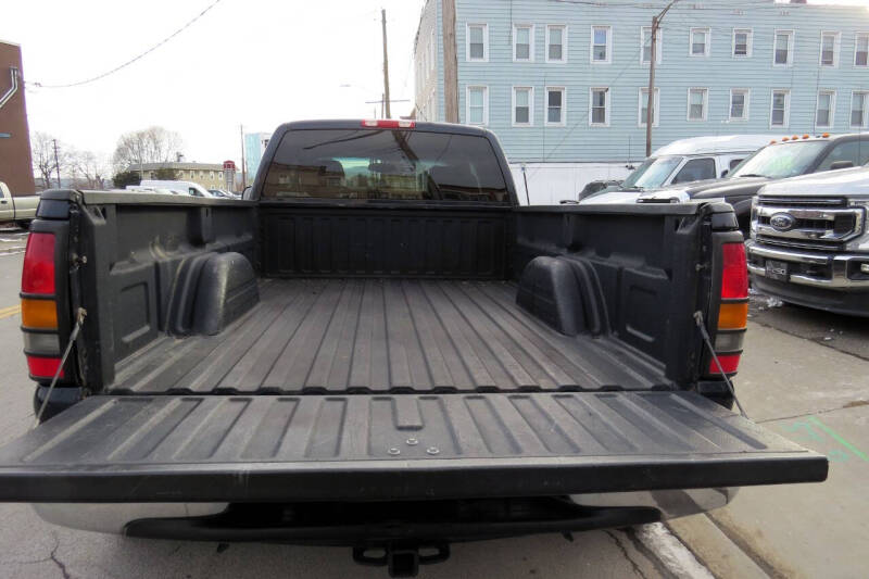 2005 Chevrolet Silverado 3500 LS