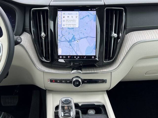 2022 Volvo XC60 B5 Inscription