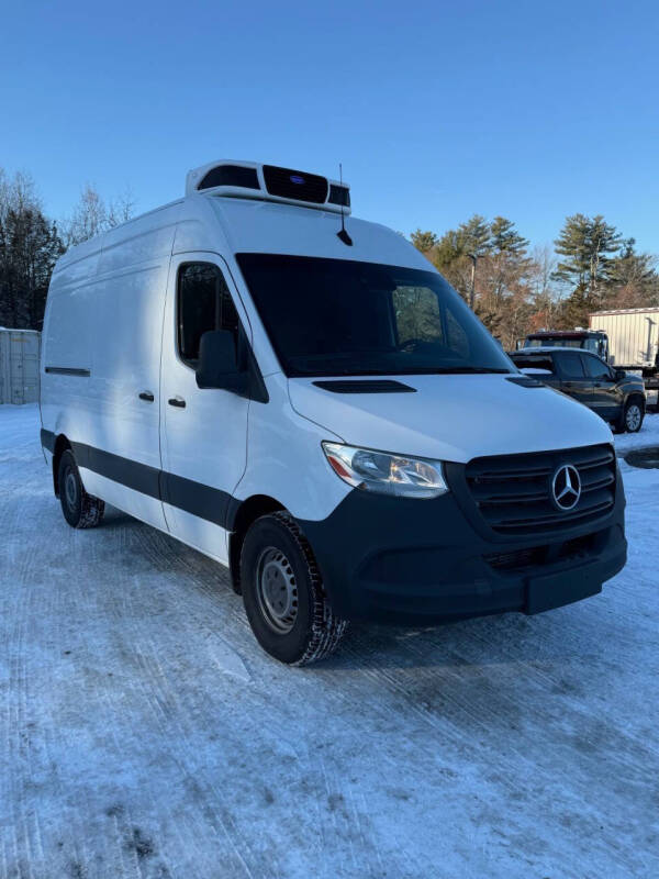 2020 Mercedes-Benz Sprinter Crew Van Base photo 2