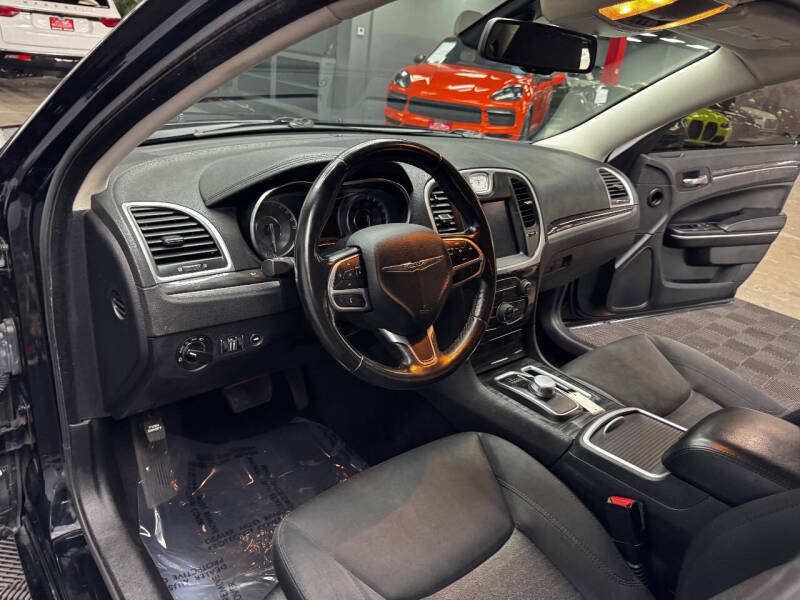 2020 Chrysler 300 Touring