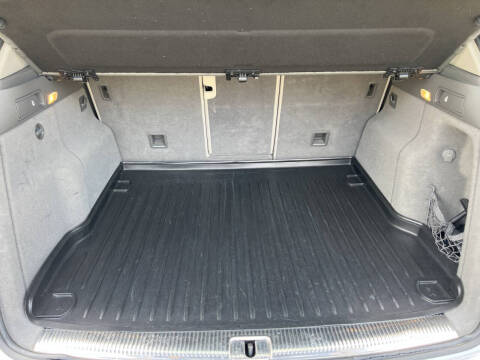 2011 Audi Q5 2.0T quattro Premium Plus