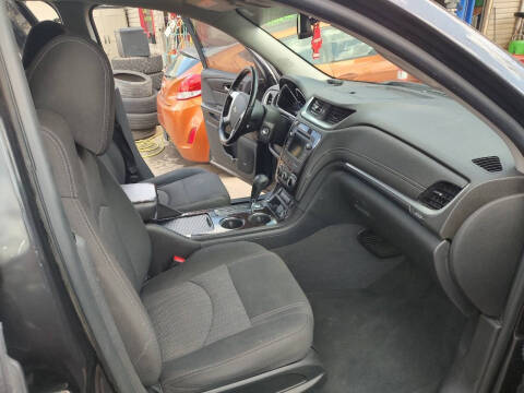2017 Chevrolet Traverse LT
