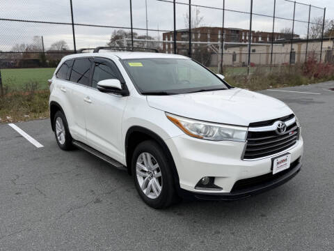 2016 Toyota Highlander LE