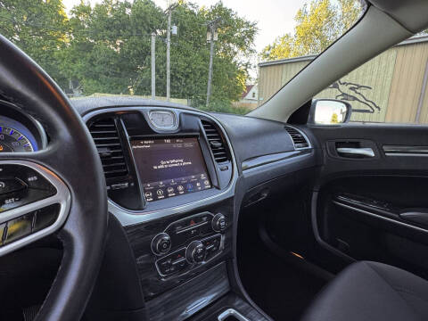 2019 Chrysler 300 Touring