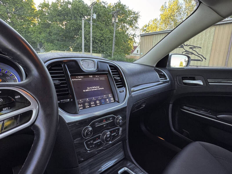 2019 Chrysler 300 Touring